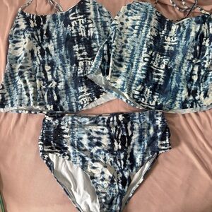 Time and Tru Women's Vertical Tie Dye Swim Tankini Top | Blue | XXL 16-18